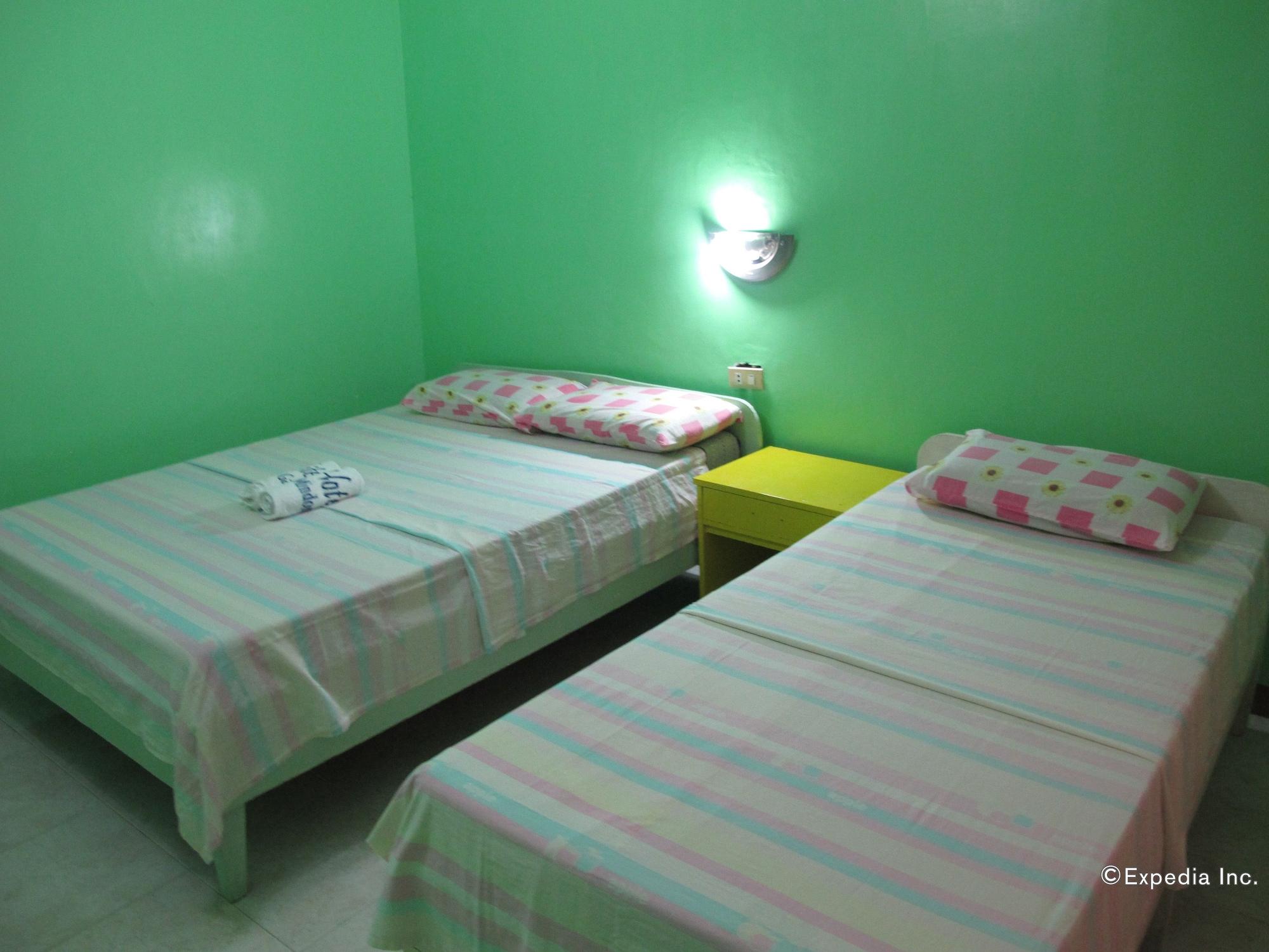 White Beach Hotel Puerto Galera Powered By Cocotel Dış mekan fotoğraf