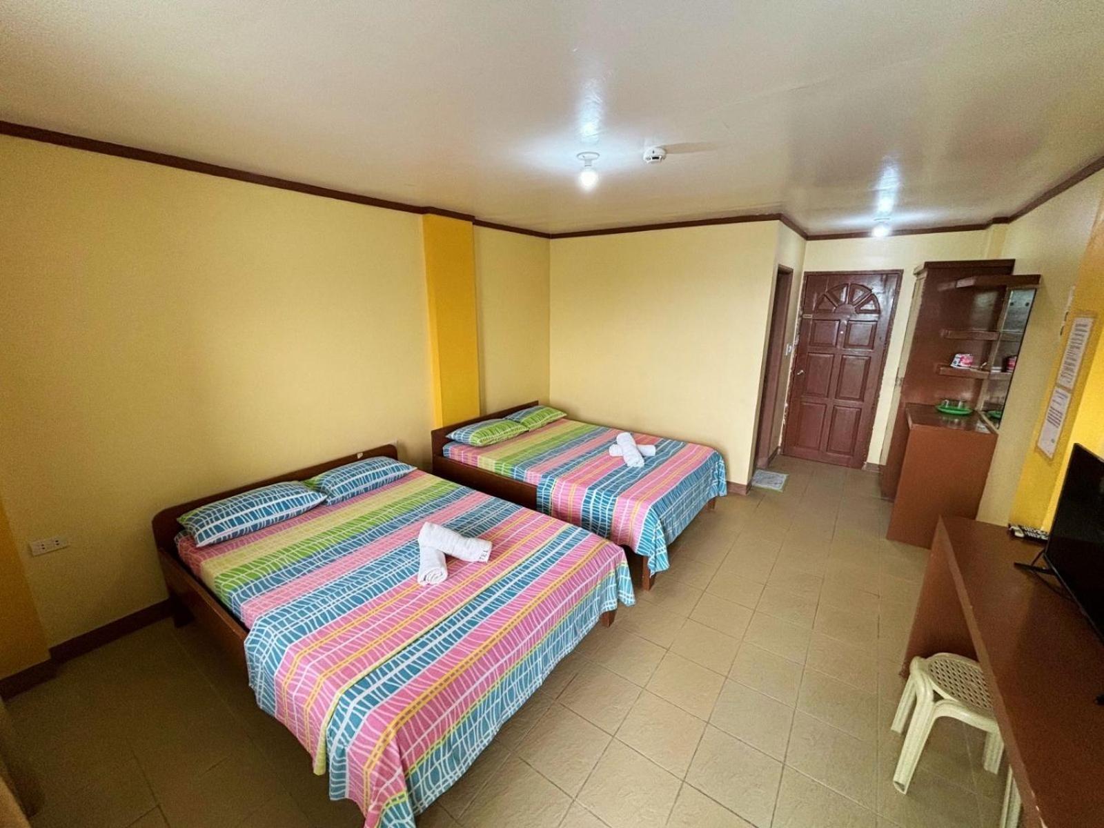 White Beach Hotel Puerto Galera Powered By Cocotel Dış mekan fotoğraf