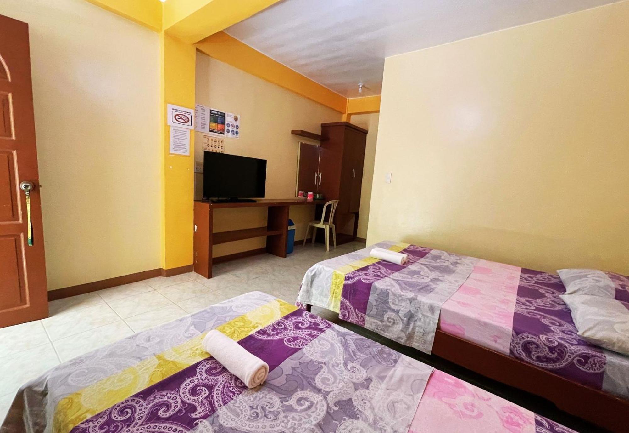 White Beach Hotel Puerto Galera Powered By Cocotel Dış mekan fotoğraf
