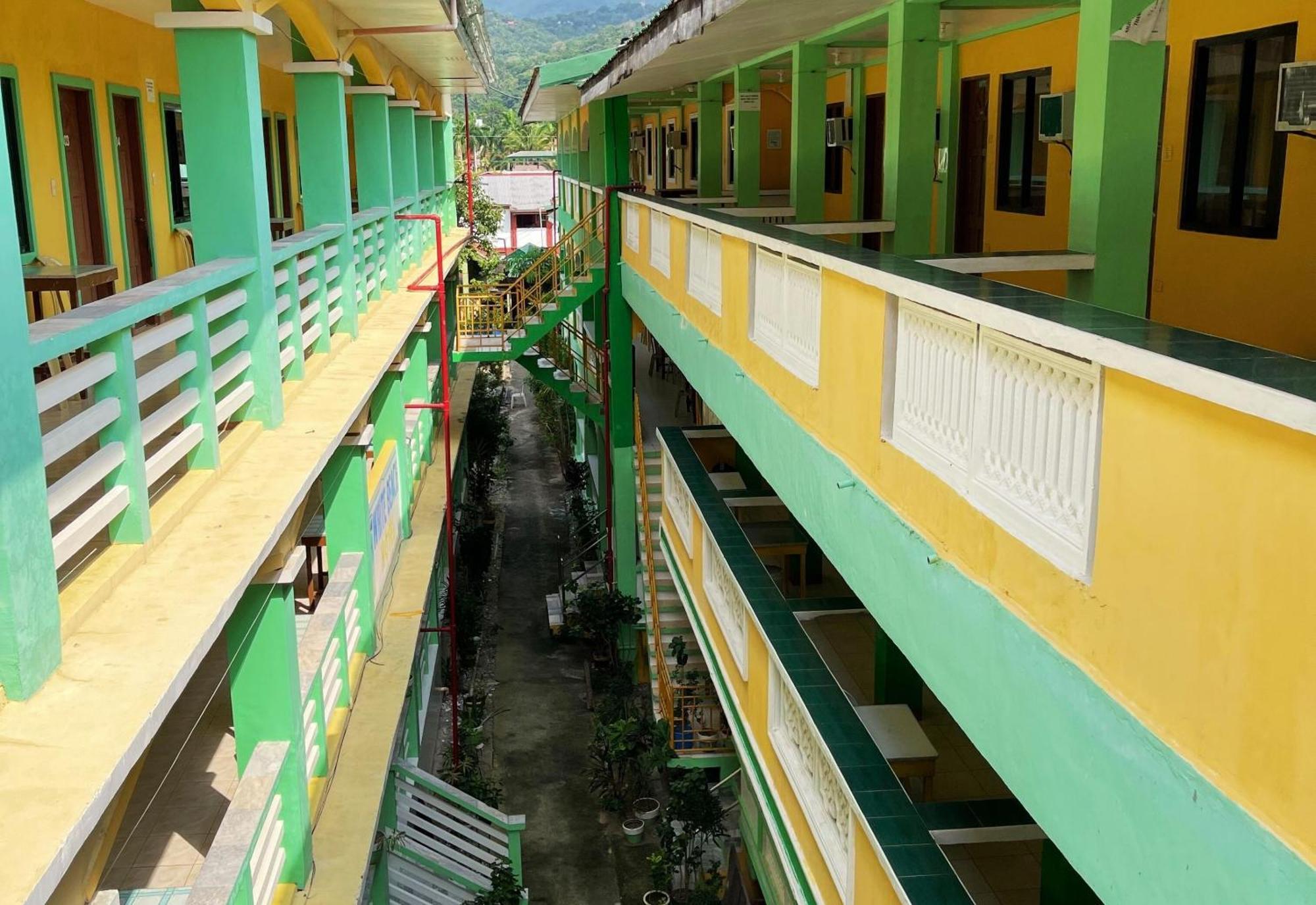 White Beach Hotel Puerto Galera Powered By Cocotel Dış mekan fotoğraf