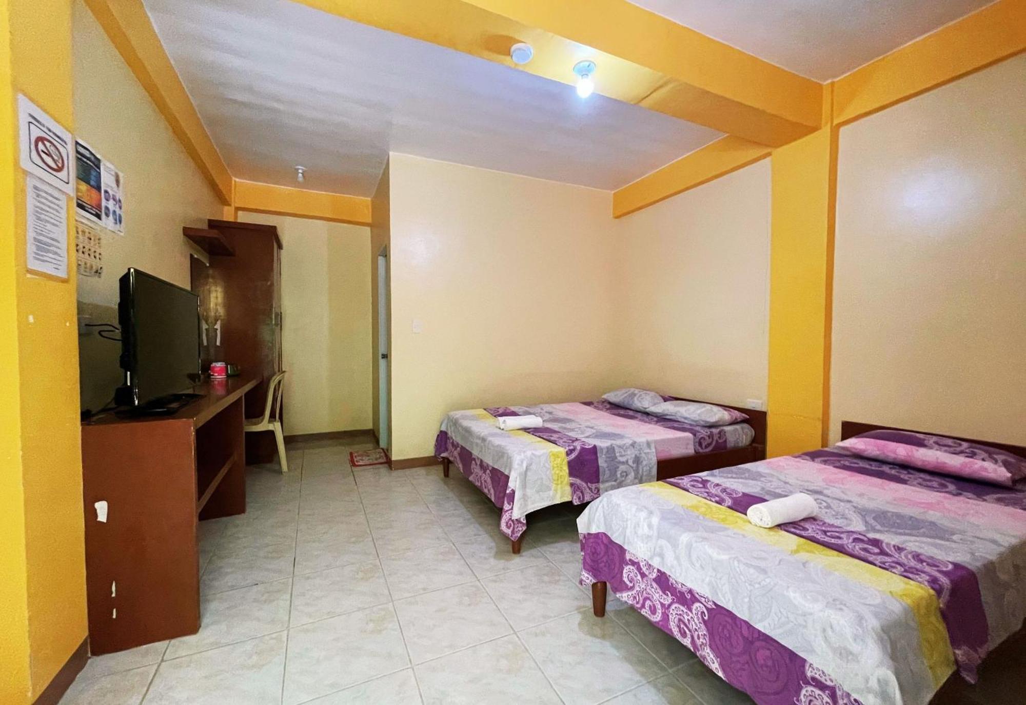 White Beach Hotel Puerto Galera Powered By Cocotel Dış mekan fotoğraf