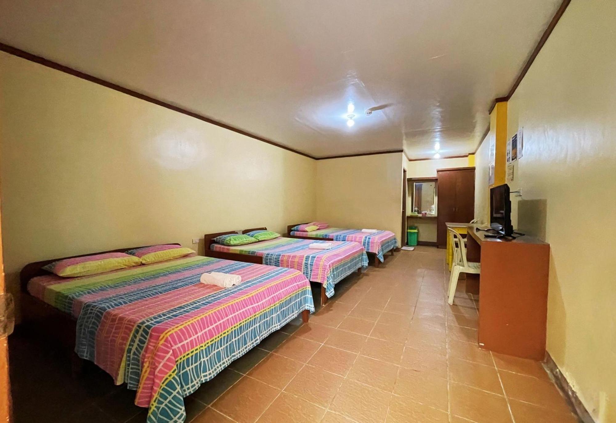 White Beach Hotel Puerto Galera Powered By Cocotel Dış mekan fotoğraf